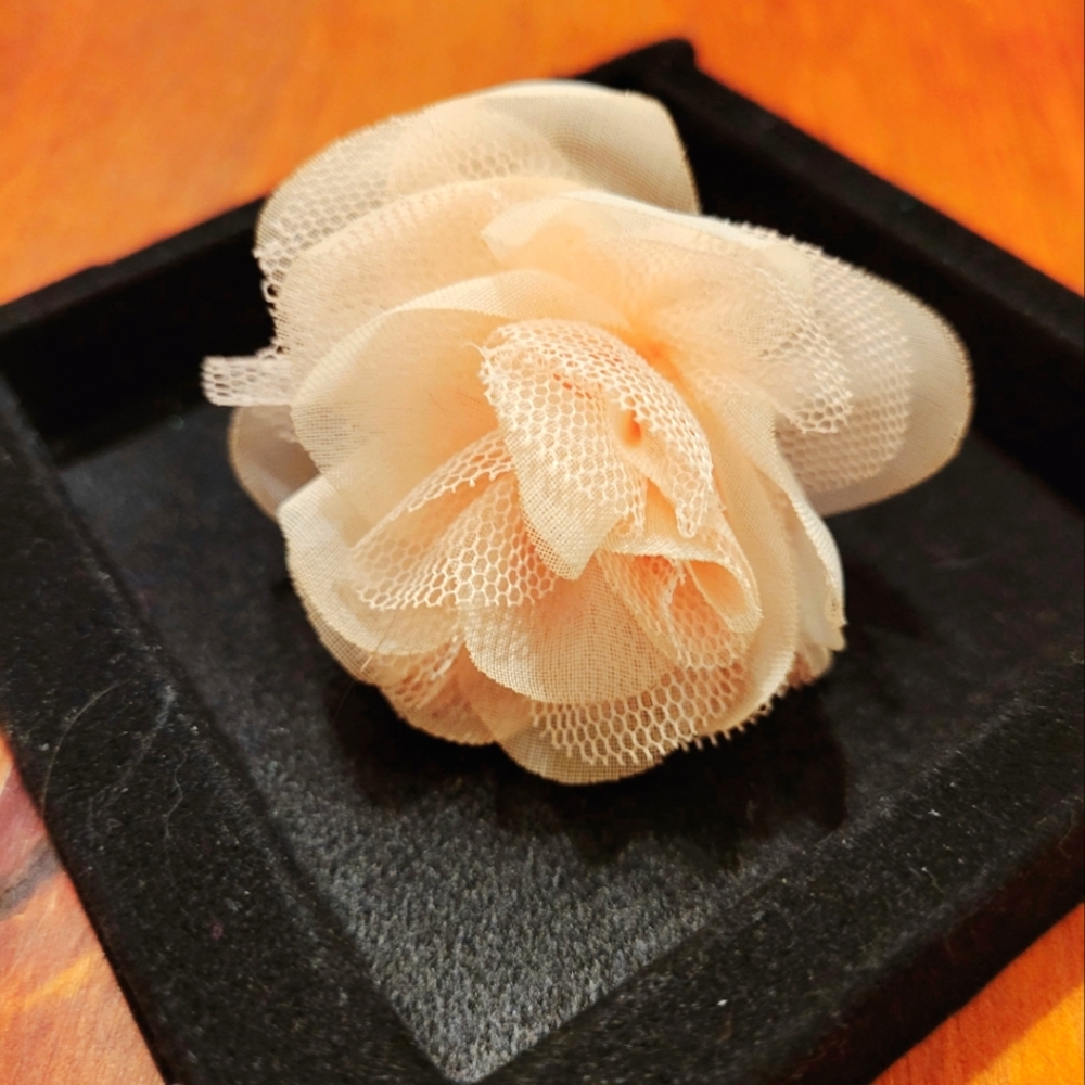 Flower ring, light pink, size 6 with stretch band